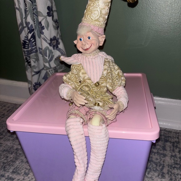 Holiday Elf Figurine Set - Pink and Gold